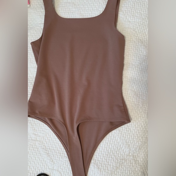 Banana Republic Tan Bodysuit Tank Size XS - Picture 4 of 6